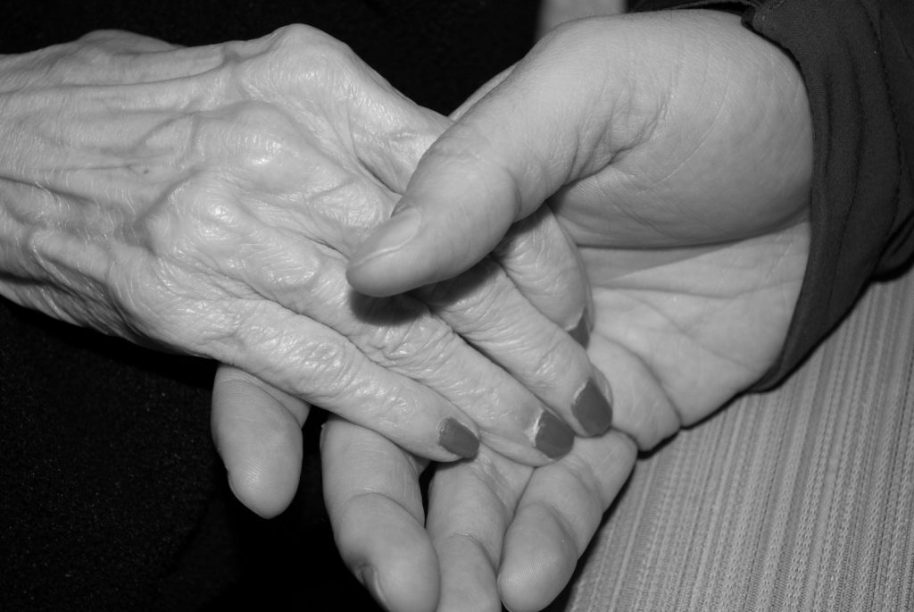 hands-aged-elderly-old-senior-skin-holding-hands